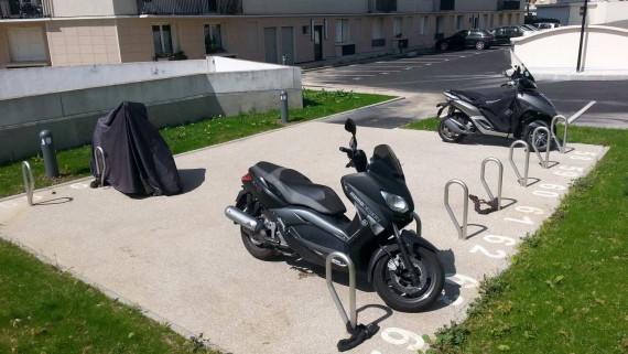 Arceau motos stationnement deux roues