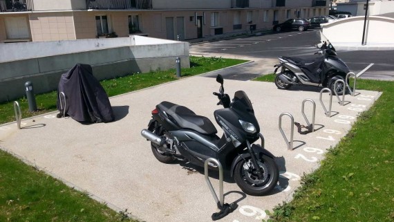 Arceau motos stationnement deux roues